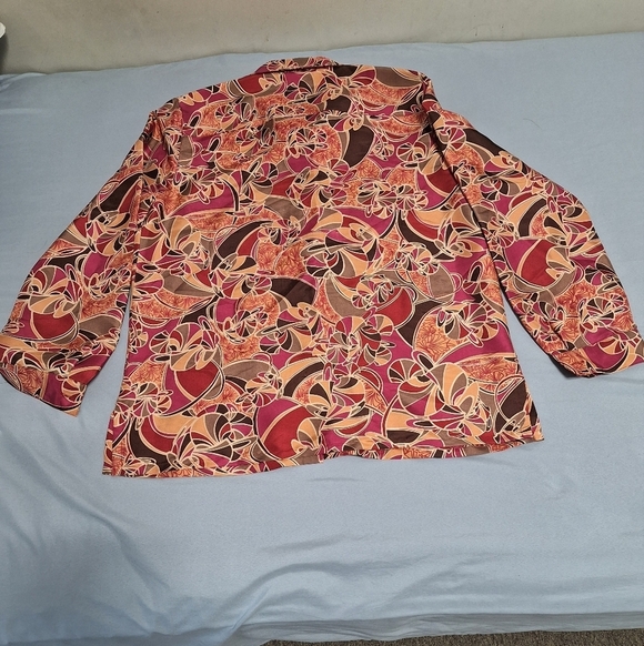 C.L.O.T.H.E.S. silk long sleeve top in a  women's medium.  NWT - Picture 4 of 7